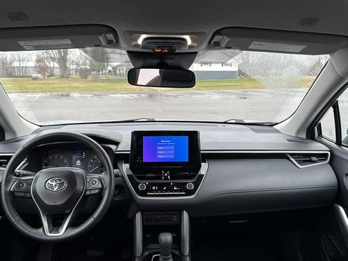 2025 Toyota Corolla Cross LE