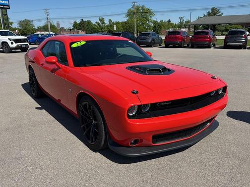 Go Mango 2022 Dodge Challenger R/T Scat Pack