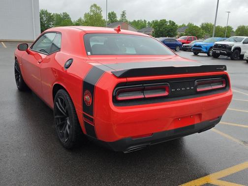 Go Mango 2022 Dodge Challenger R/T Scat Pack