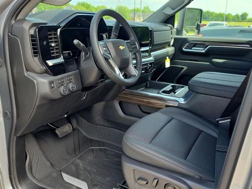 Sterling Gray Metallic 2026 Chevrolet Silverado 3500 LT