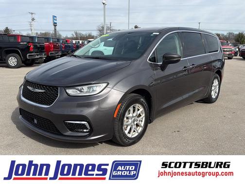 2023 Chrysler Pacifica Touring L