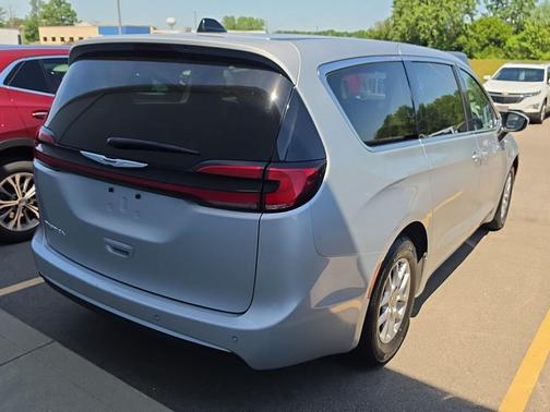 Silver Mist Clearcoat 2023 Chrysler Pacifica Touring L
