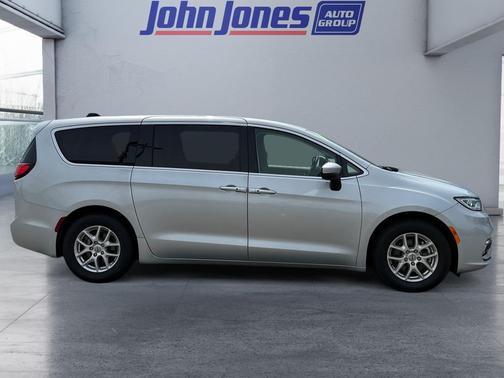 Silver Mist Clearcoat 2023 Chrysler Pacifica Touring L