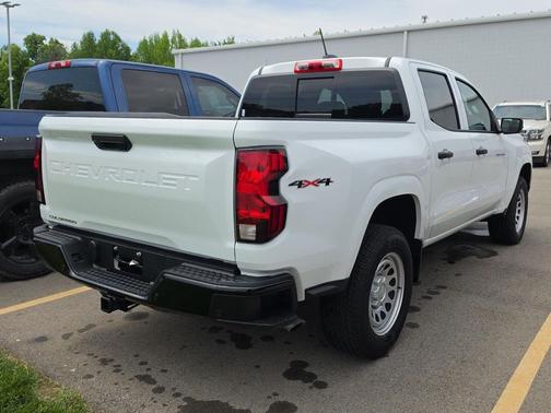 Summit White 2025 Chevrolet Colorado WT