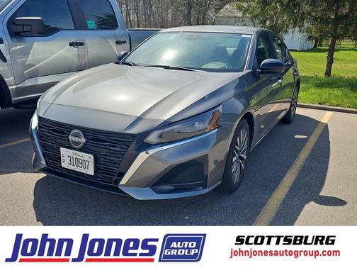 2025 Nissan Altima SV FWD