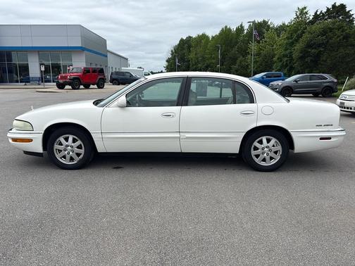 White 2004 Buick Park Avenue SEDAN