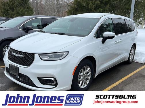 2023 Chrysler Pacifica Touring L