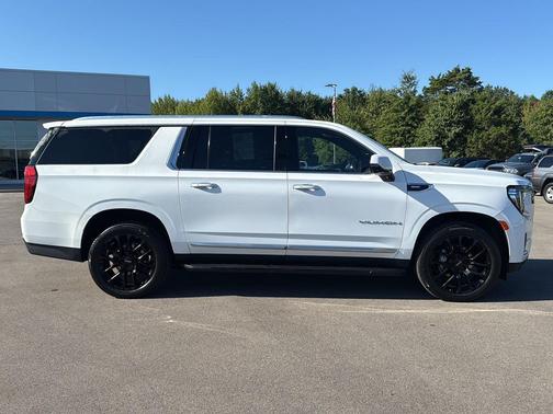 2022 GMC Yukon XL SLT