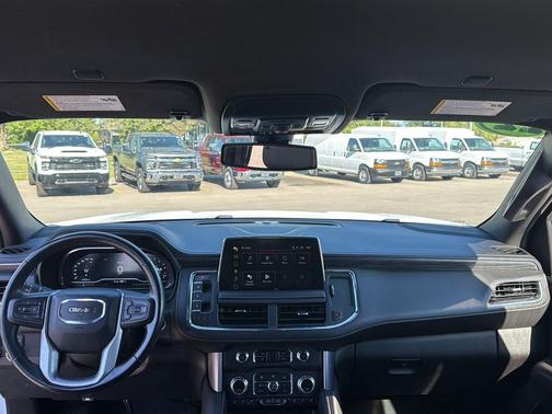 2022 GMC Yukon XL SLT