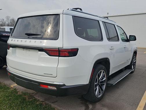 Bright White Clearcoat 2022 Jeep Wagoneer Series III 4x4