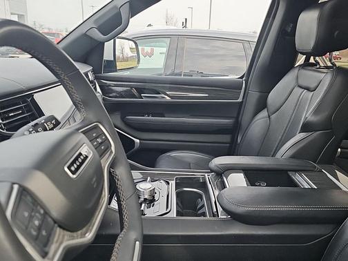 Bright White Clearcoat 2022 Jeep Wagoneer Series III 4x4