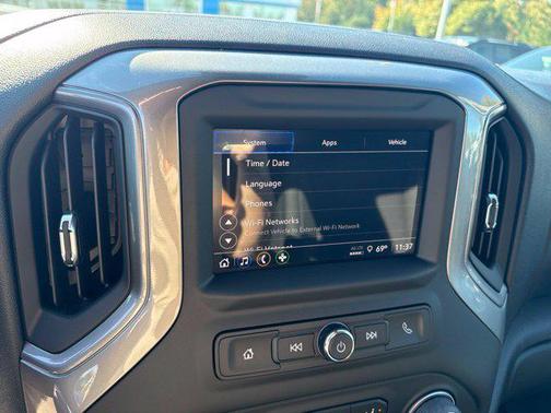 White Sands 2026 Chevrolet Silverado 1500 Custom
