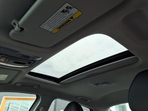 Fluid Metal 2025 Hyundai ELANTRA Limited