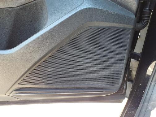 Deep Black Pearl 2023 Volkswagen Tiguan 2.0T SE
