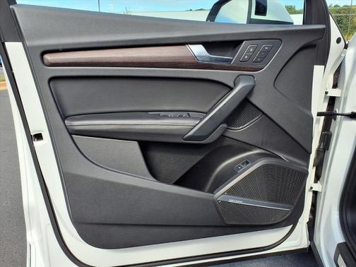 2024 Audi Q5 45 S line Premium Plus