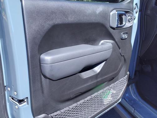 2025 Jeep Gladiator Nighthawk