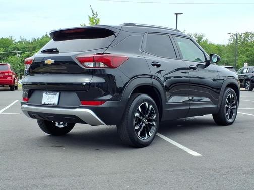 Mosaic Black Metallic 2023 Chevrolet Trailblazer LT