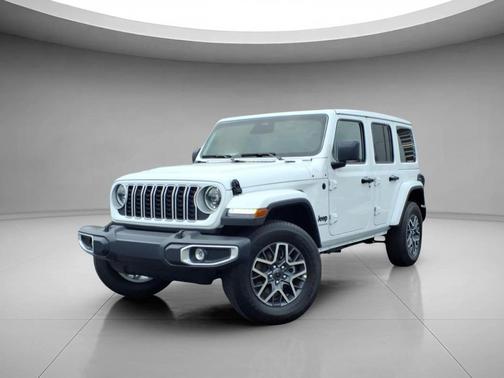Bright White Clearcoat 2026 Jeep Wrangler 4-Door Sahara 4x4