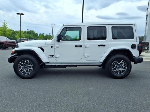 Bright White Clearcoat 2026 Jeep Wrangler 4-Door Sahara 4x4