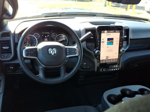 2026 RAM 2500 Tradesman Crew Cab 4x4 6'4' Box