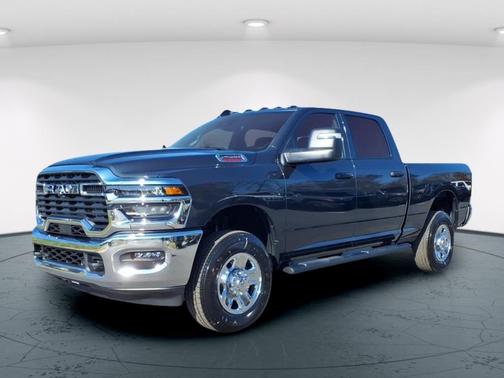 2026 RAM 2500 Tradesman Crew Cab 4x4 6'4' Box
