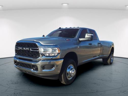 2024 RAM 3500 Tradesman Crew Cab 4x4 8' Box