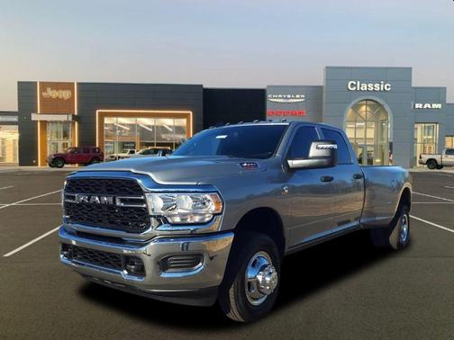 2024 RAM 3500 Tradesman Crew Cab 4x4 8' Box