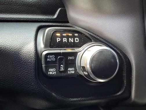 Diamond Black Crystal Pearlcoat 2020 RAM 1500 Big Horn/Lone Star