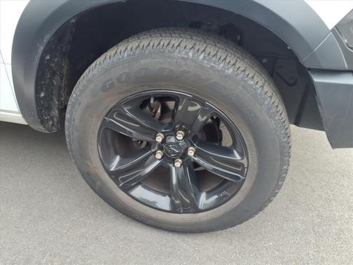 2024 RAM 1500 Classic Warlock Crew Cab 4x2 5'7' Box