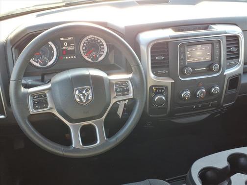 2024 RAM 1500 Classic Warlock Crew Cab 4x2 5'7' Box
