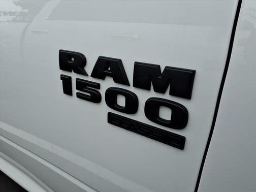 2024 RAM 1500 Classic Warlock Crew Cab 4x2 5'7' Box