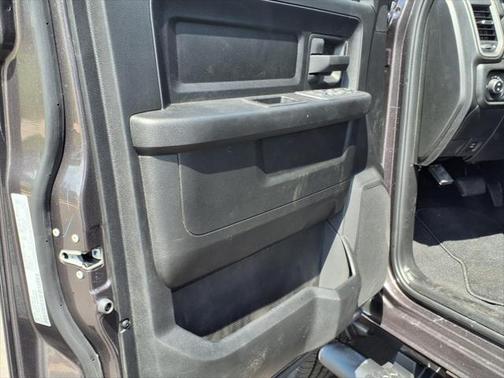 2025 RAM 2500 Tradesman Crew Cab 4x4 6'4' Box