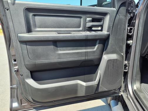 2025 RAM 2500 Tradesman Crew Cab 4x4 6'4' Box