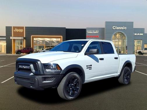 2024 RAM 1500 Classic Warlock Crew Cab 4x4 5'7' Box
