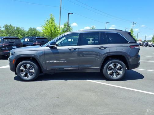 Baltic Gray Metallic Clearcoat 2022 Jeep Grand Cherokee 4xe Base