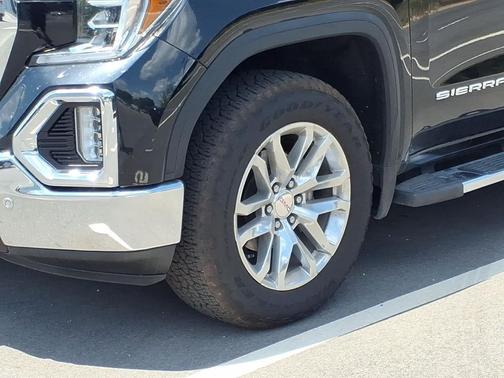Onyx Black 2021 GMC Sierra 1500 SLT
