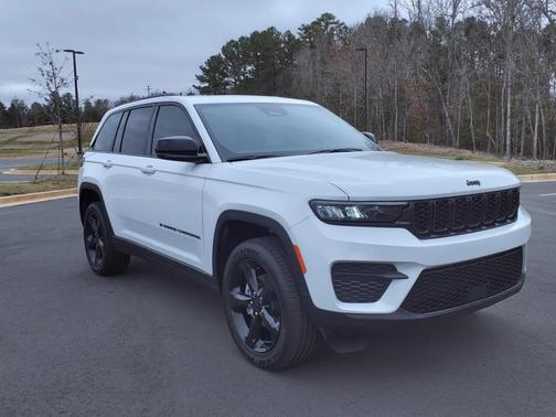 2025 Jeep Grand Cherokee Altitude