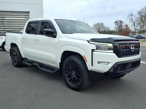 2023 Nissan Frontier SV