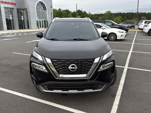 Super Black 2022 Nissan Rogue SL
