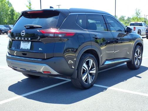 Super Black 2022 Nissan Rogue SL