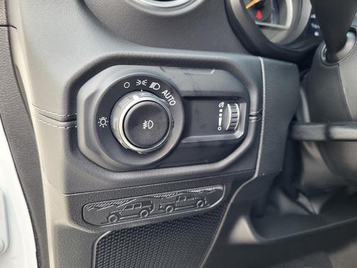 2024 Jeep Wrangler 4-Door Sahara 4x4