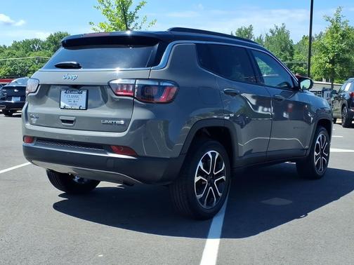 Sting-Gray Clearcoat 2024 Jeep Compass Limited