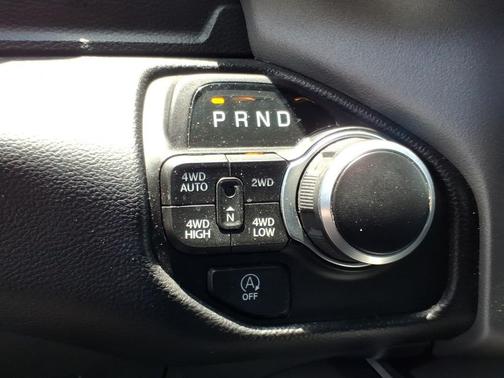 Patriot Blue Pearlcoat 2022 RAM 1500 Big Horn/Lone Star