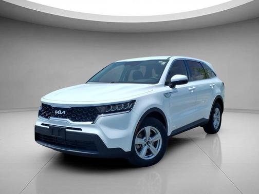 Glacial White Pearl 2023 Kia Sorento LX