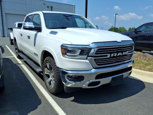 Bright White Clearcoat 2022 RAM 1500 Laramie