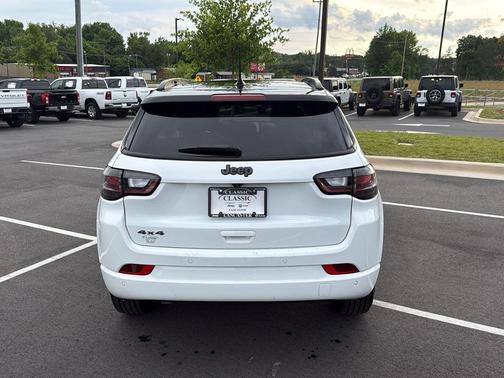 Bright White Clearcoat 2024 Jeep Compass Limited