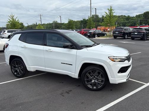 Bright White Clearcoat 2024 Jeep Compass Limited