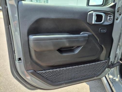 2022 Jeep Gladiator Sport S