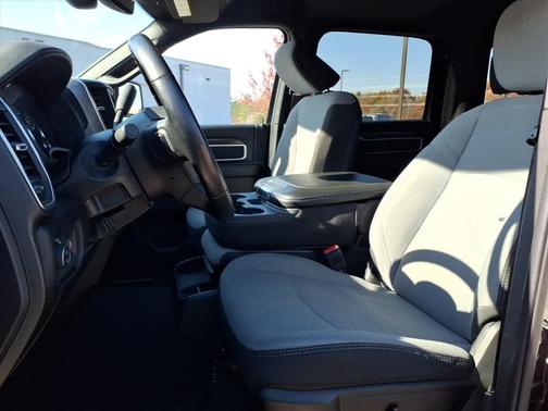 2024 RAM 2500 Big Horn Crew Cab 4x4 8' Box