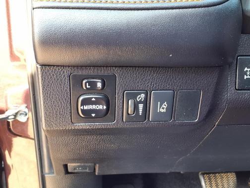 2017 Toyota RAV4 SE